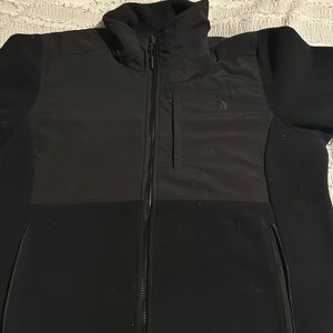 The North Face woman’s Denali jacket Size large